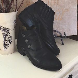 Ariat Black Leather Snap Spat Ankle Booties, 7.5